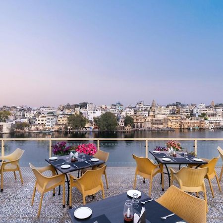Sarovar - Lake Facing Boutique Hotel On Lake Pichola Udaipur Extérieur photo