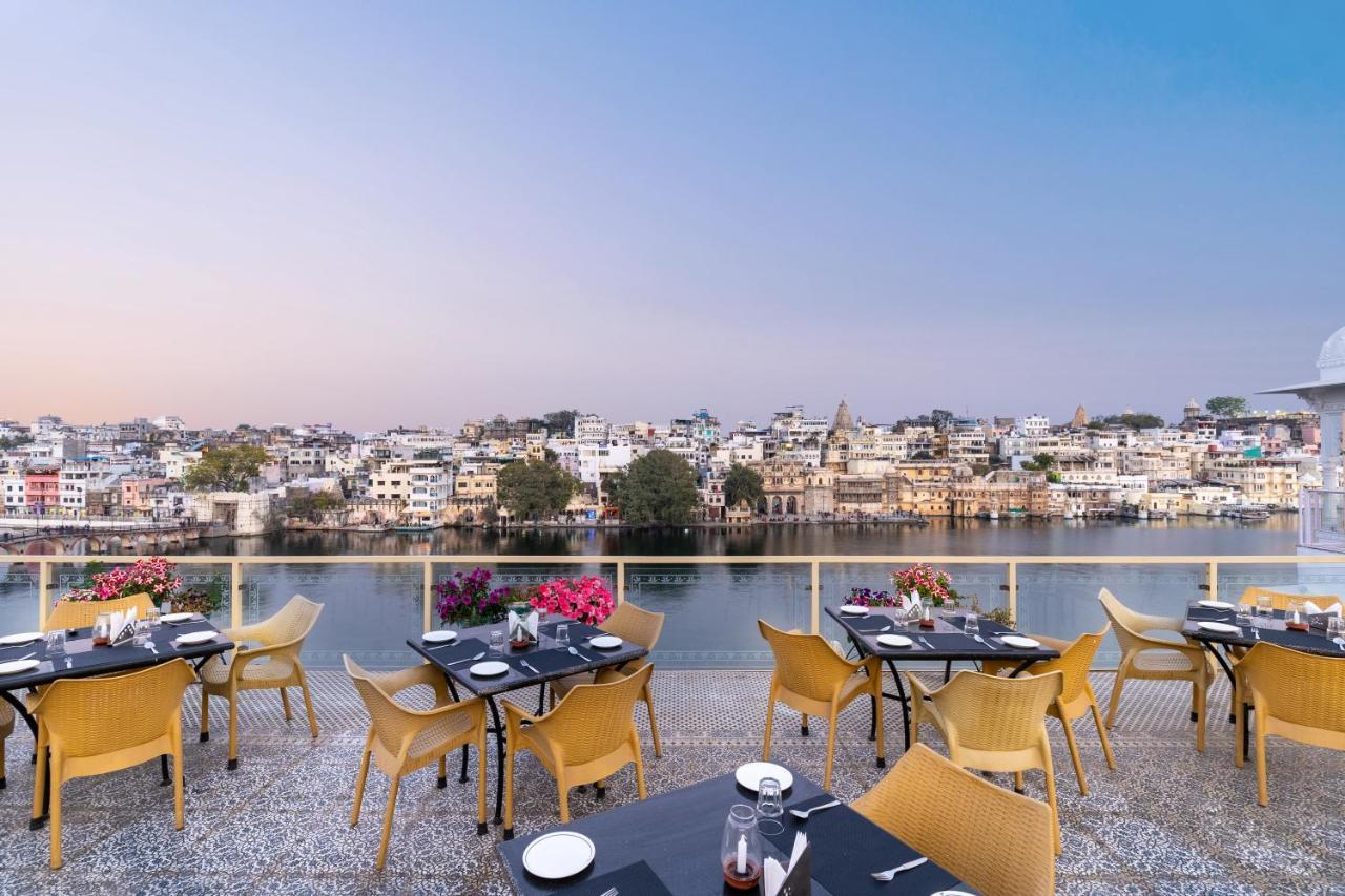 Sarovar - Lake Facing Boutique Hotel On Lake Pichola Udaipur Extérieur photo