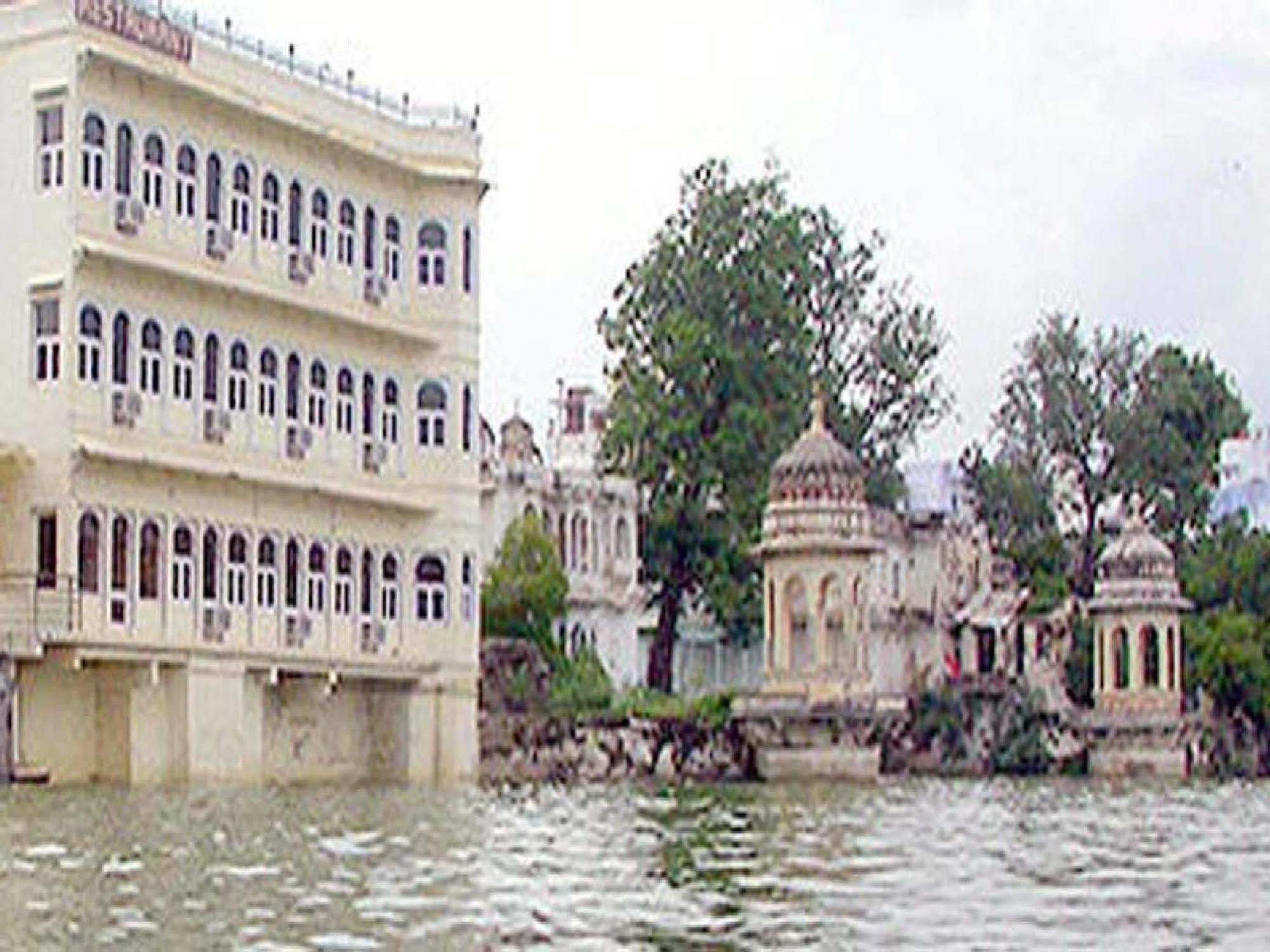 Sarovar - Lake Facing Boutique Hotel On Lake Pichola Udaipur Extérieur photo