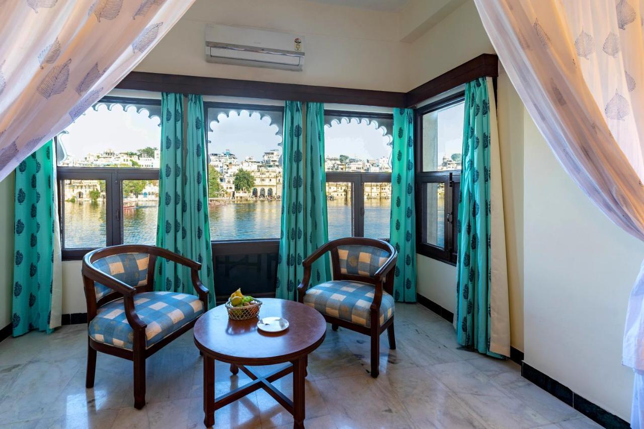 Sarovar - Lake Facing Boutique Hotel On Lake Pichola Udaipur Extérieur photo