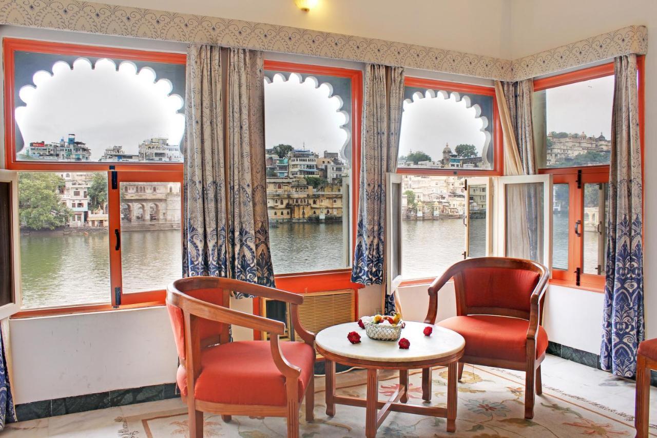 Sarovar - Lake Facing Boutique Hotel On Lake Pichola Udaipur Extérieur photo