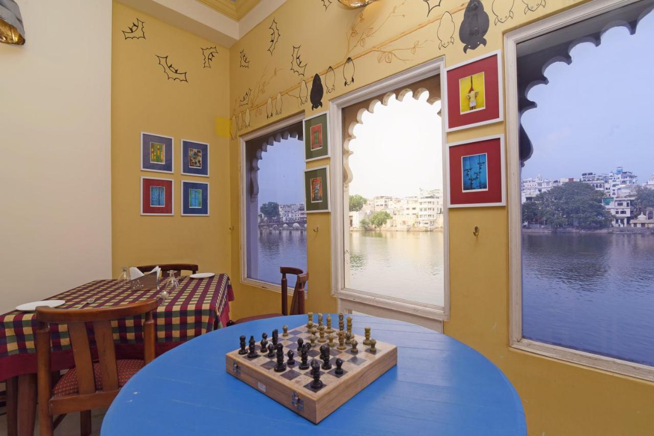 Sarovar - Lake Facing Boutique Hotel On Lake Pichola Udaipur Extérieur photo