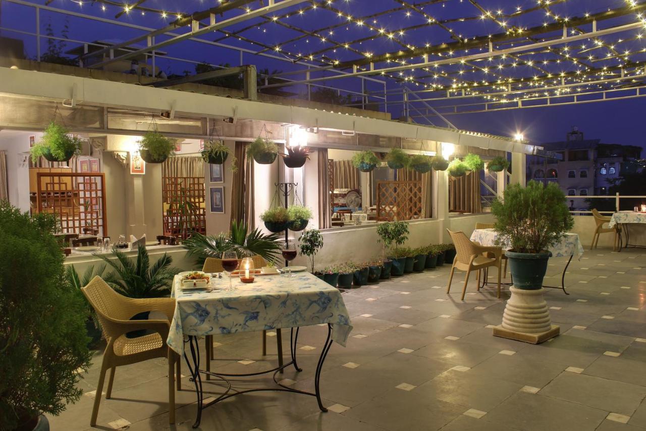 Sarovar - Lake Facing Boutique Hotel On Lake Pichola Udaipur Extérieur photo