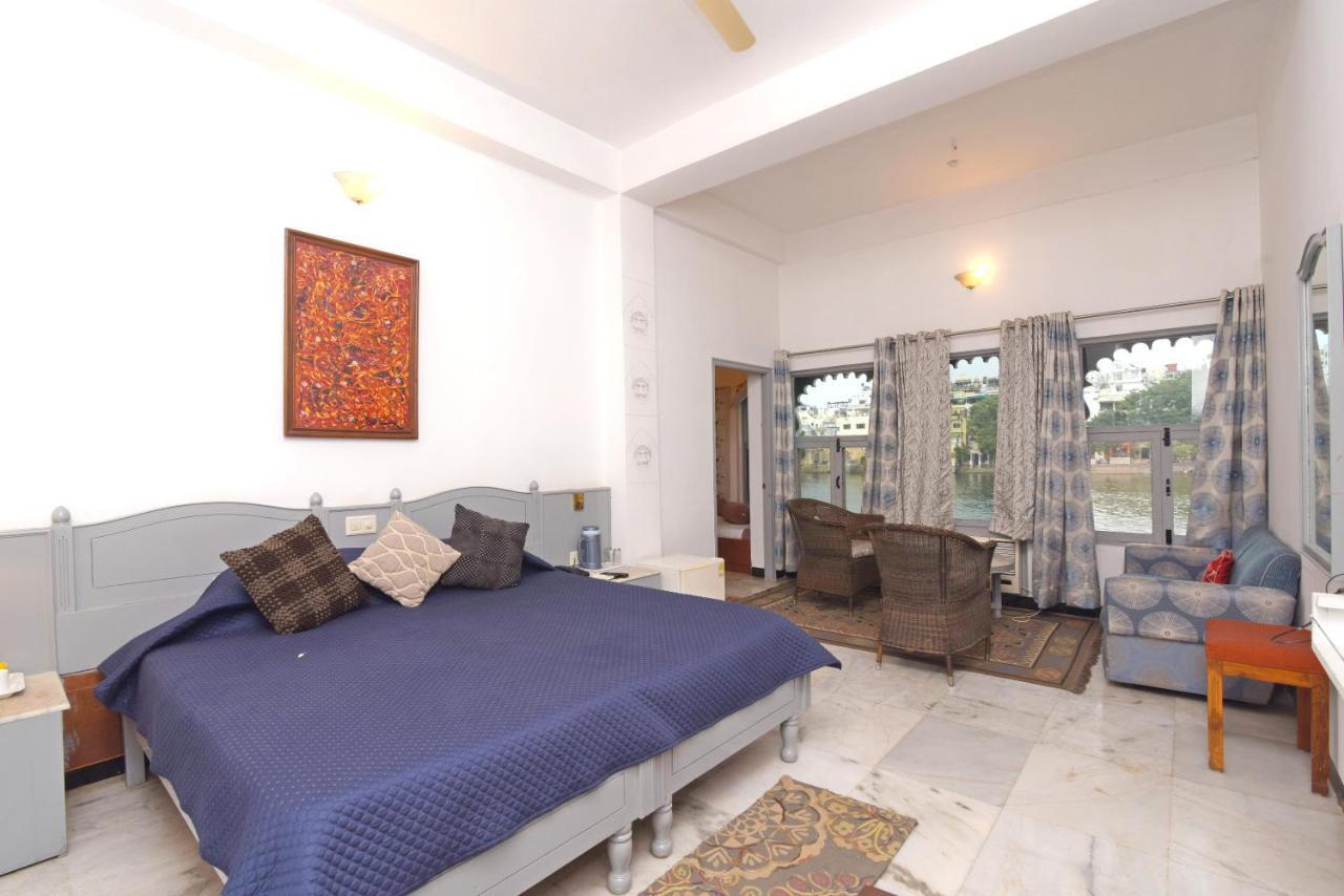 Sarovar - Lake Facing Boutique Hotel On Lake Pichola Udaipur Extérieur photo