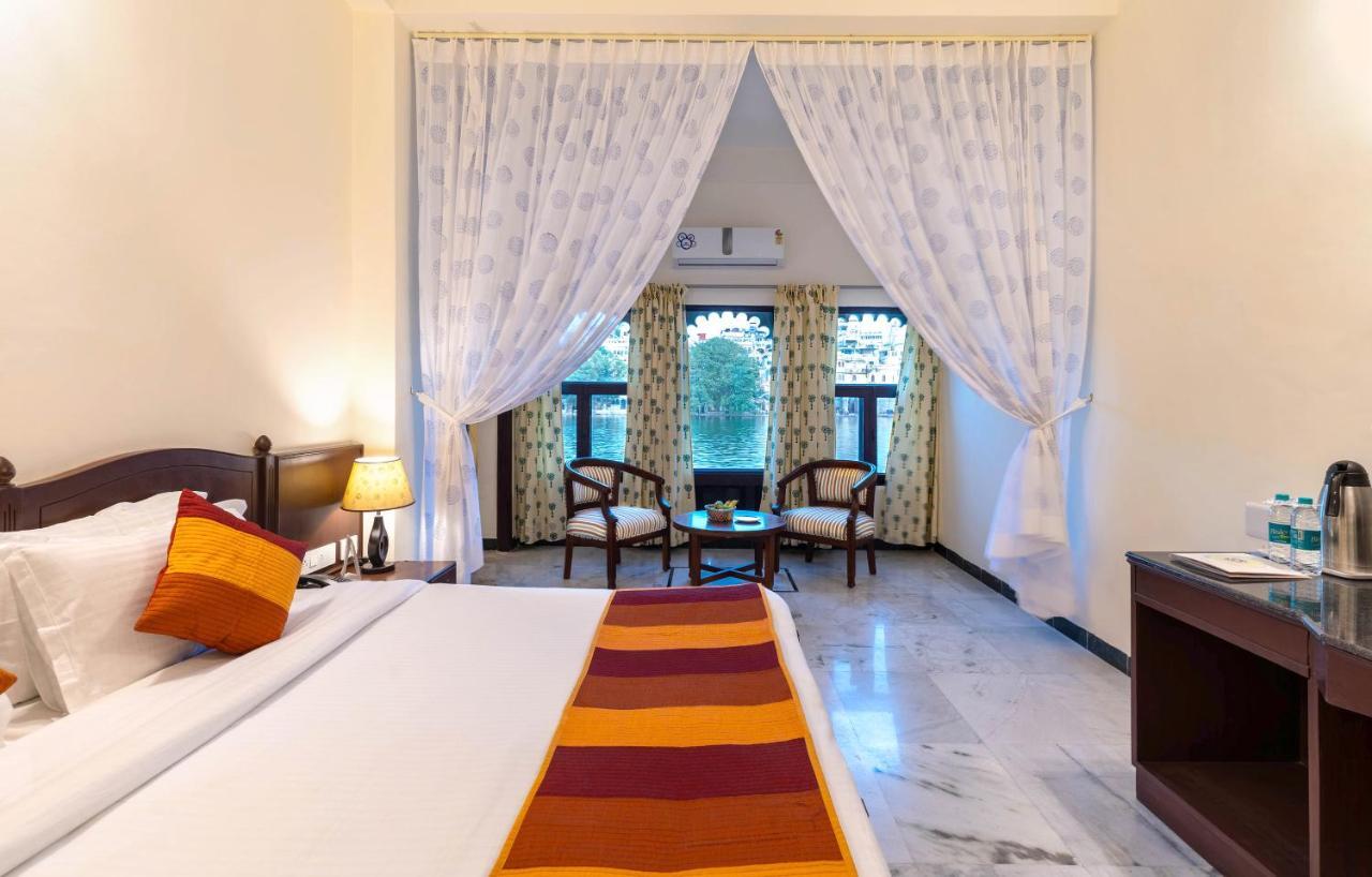 Sarovar - Lake Facing Boutique Hotel On Lake Pichola Udaipur Extérieur photo