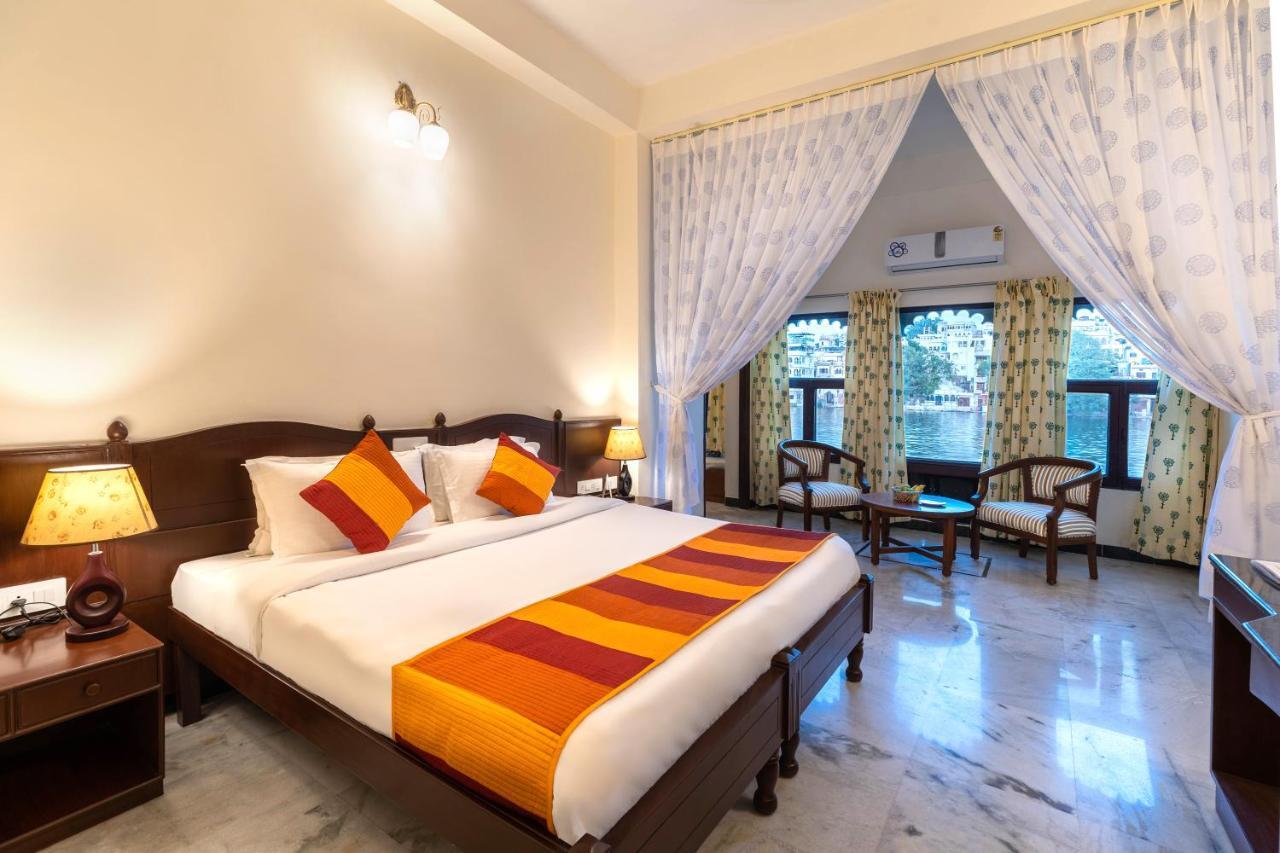 Sarovar - Lake Facing Boutique Hotel On Lake Pichola Udaipur Extérieur photo