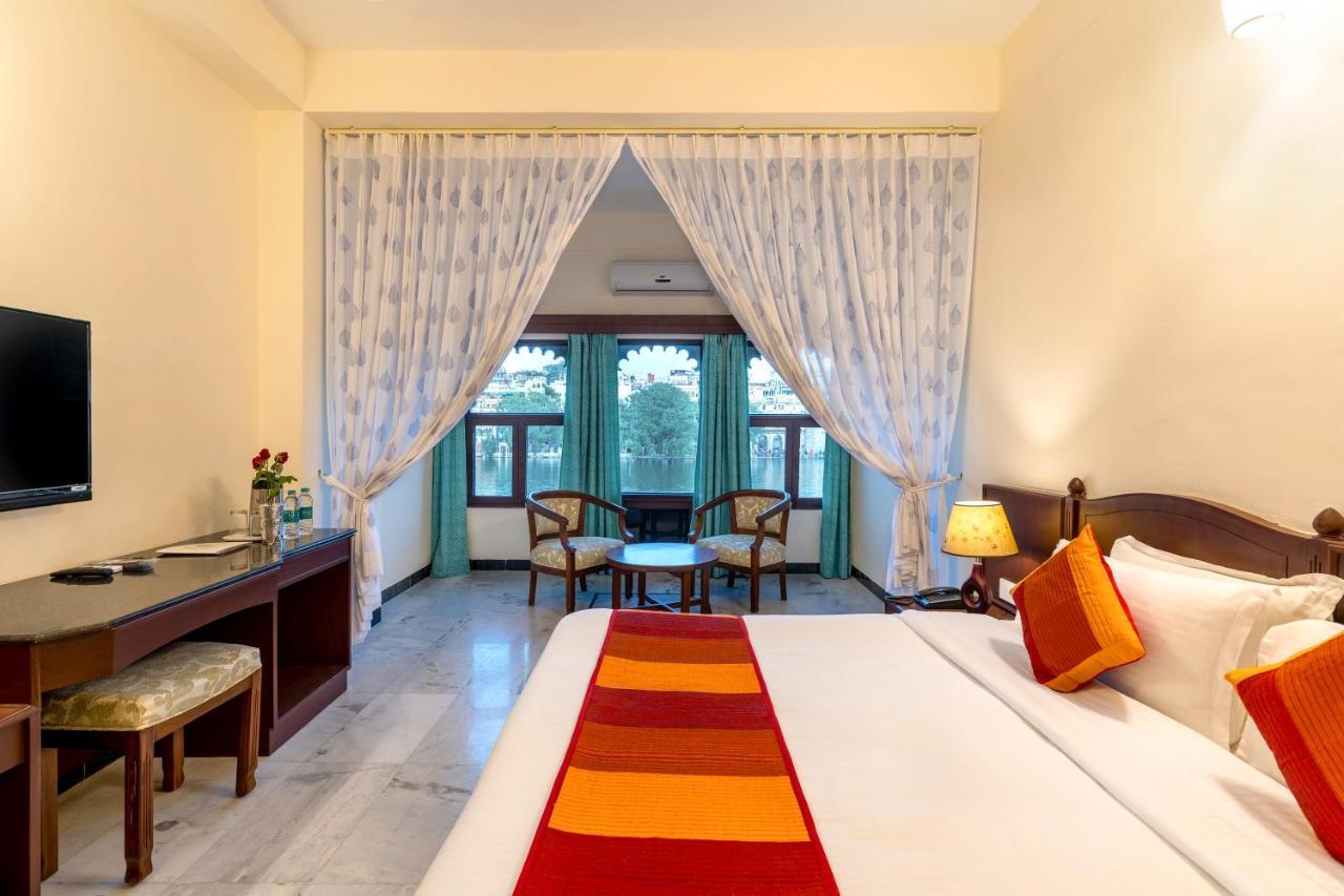 Sarovar - Lake Facing Boutique Hotel On Lake Pichola Udaipur Extérieur photo